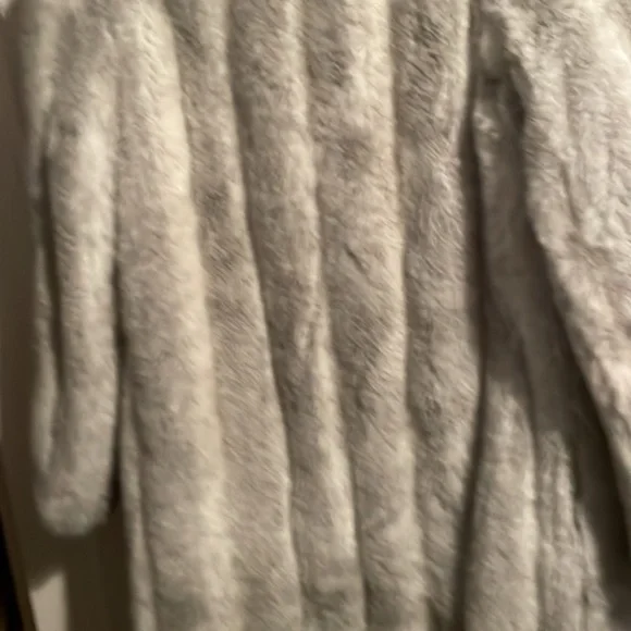 Fur coat.  MIDI length sz 12-14 - Picture 7 of 7